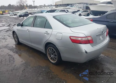 2007 Toyota Camry Ce z USA, uszkodzony, nr VIN 4T1BE46K47U172248